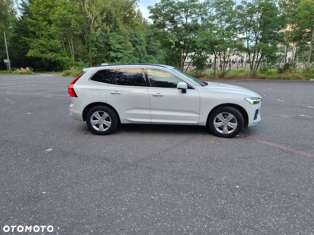 Volvo XC 60 B4 D AWD Momentum Pro - 4
