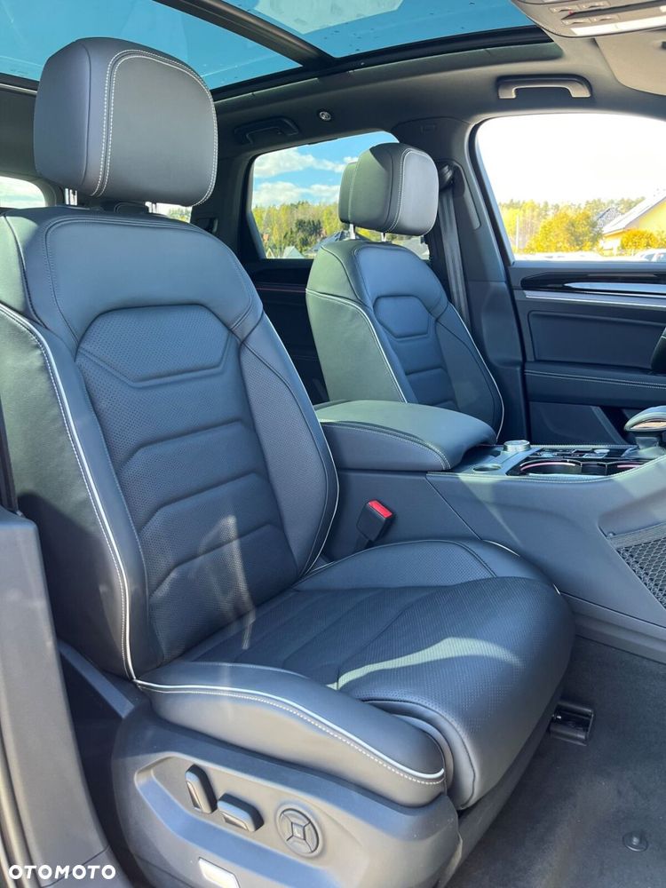 Volkswagen Touareg 3.0 V6 TDI 4Motion R-Line Final Edition - 11