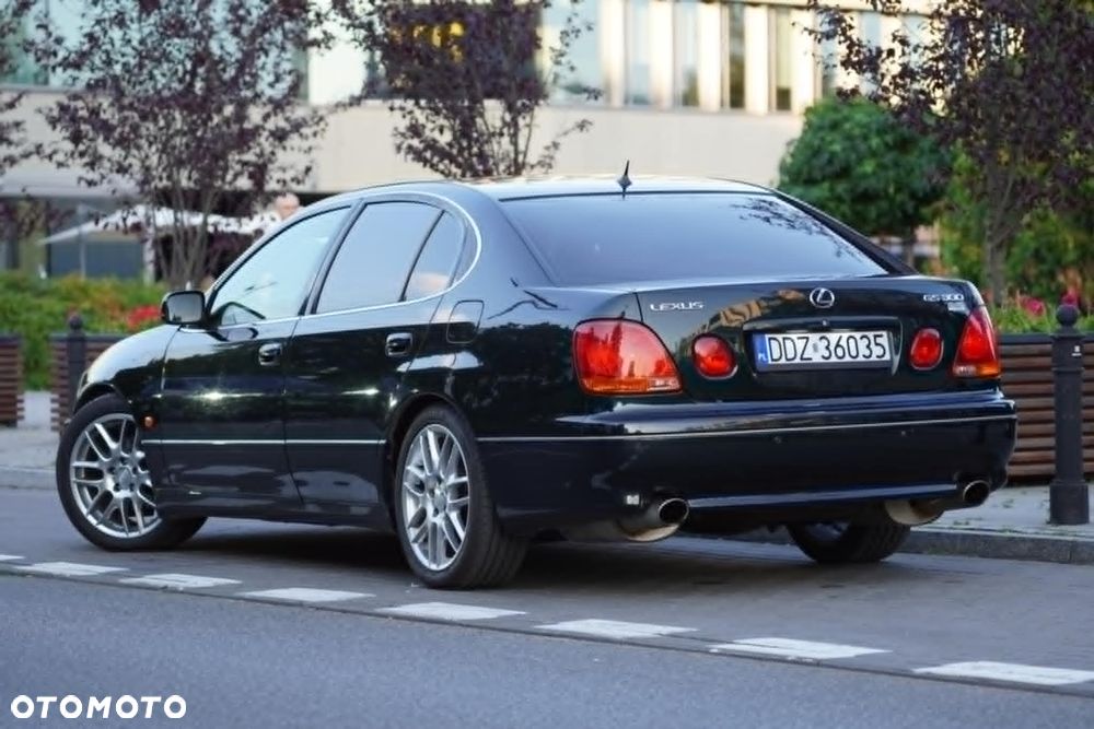 Lexus GS - 4