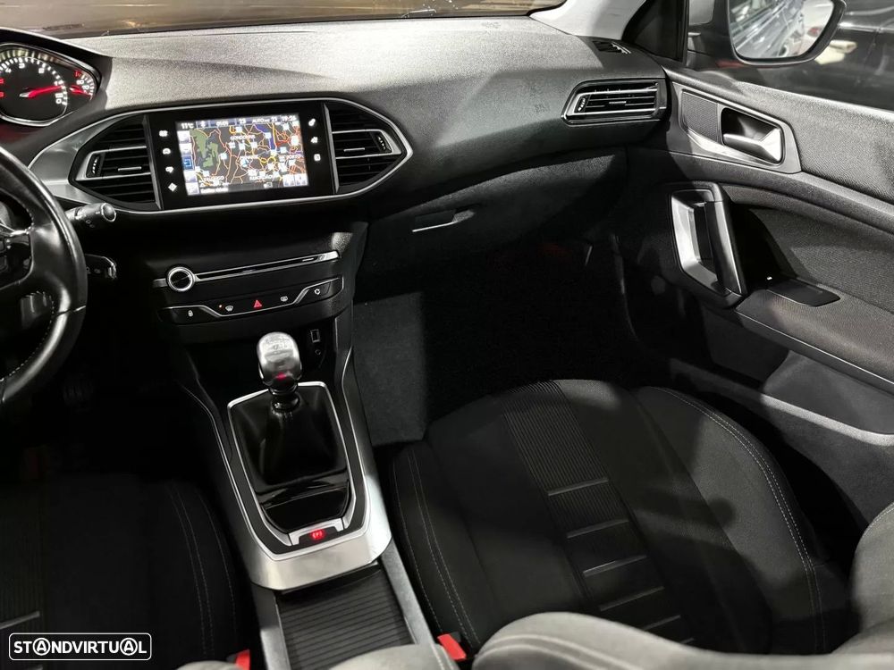 Peugeot 308 1.6 e-HDi Allure J17 - 25