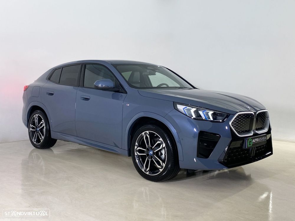 BMW iX2 eDrive20 Pack Desportivo M - 3