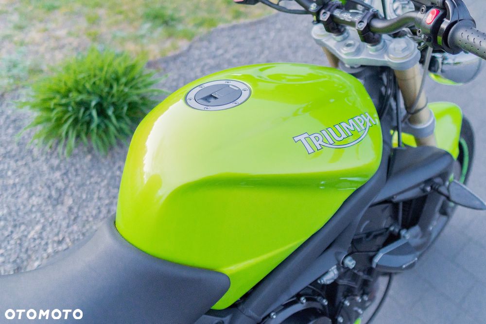 Triumph Street Triple - 19