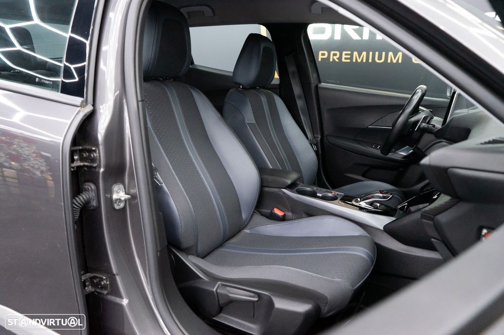 Peugeot 2008 1.2 PureTech Allure Pack EAT8 - 39