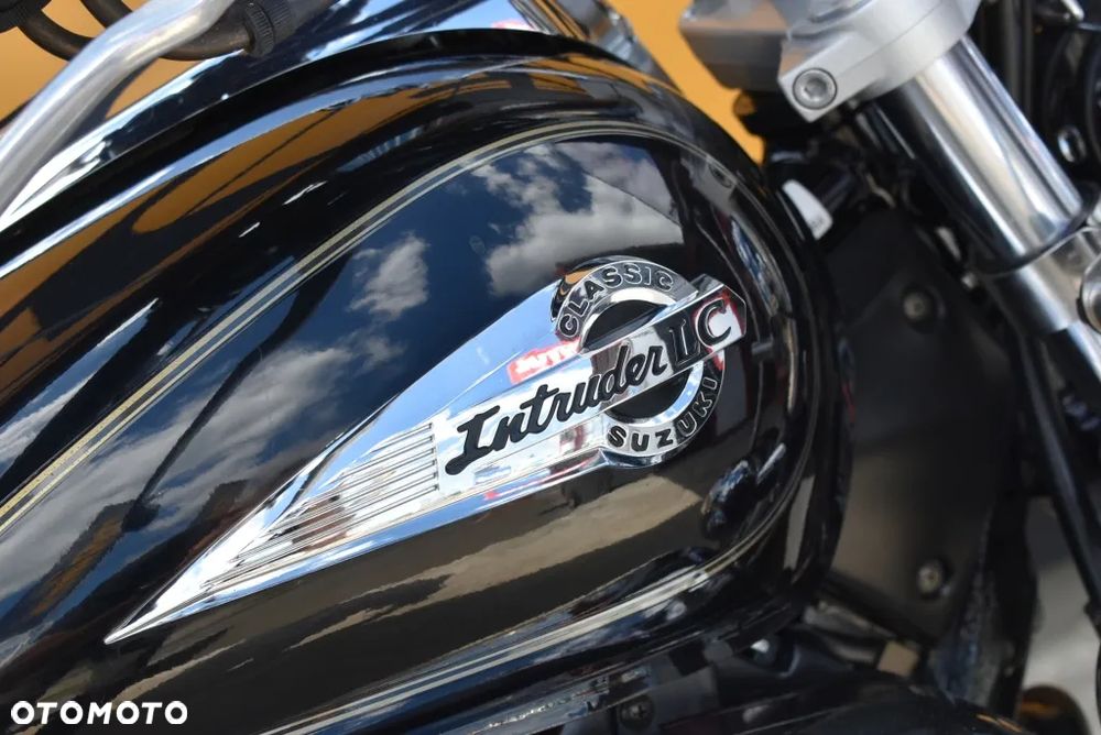 Suzuki Intruder - 36