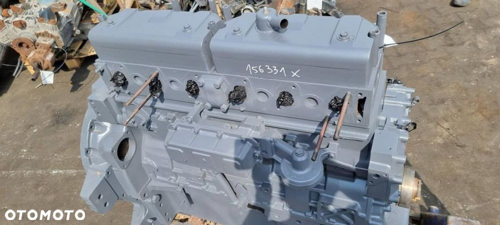 SILNIK SŁUPEK VALTRA S323 S 323 X24927 2011 - 1