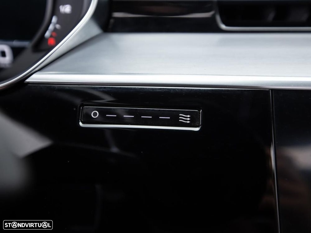 Audi S8 - 30
