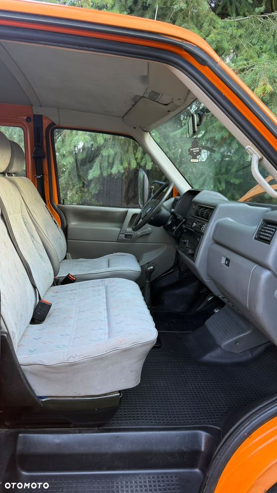 Volkswagen Transporter - 2