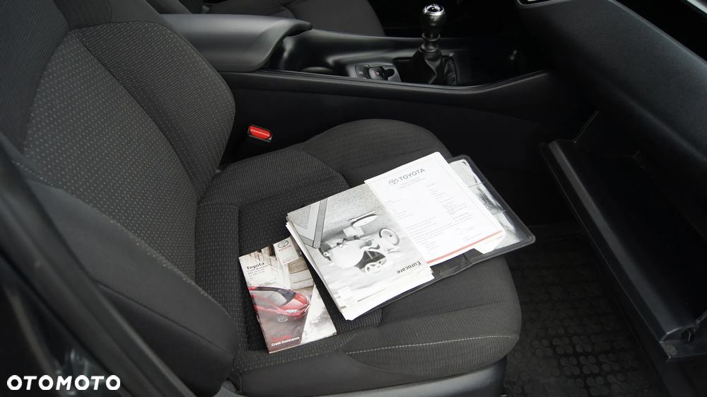 Toyota C-HR 1.2 T Dynamic - 21