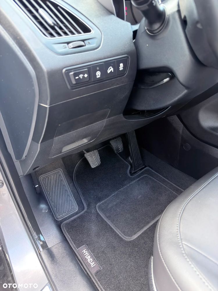 Hyundai ix35 - 24