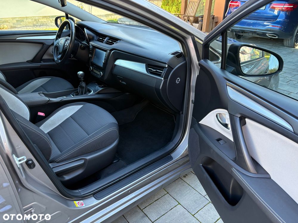 Toyota Avensis - 6