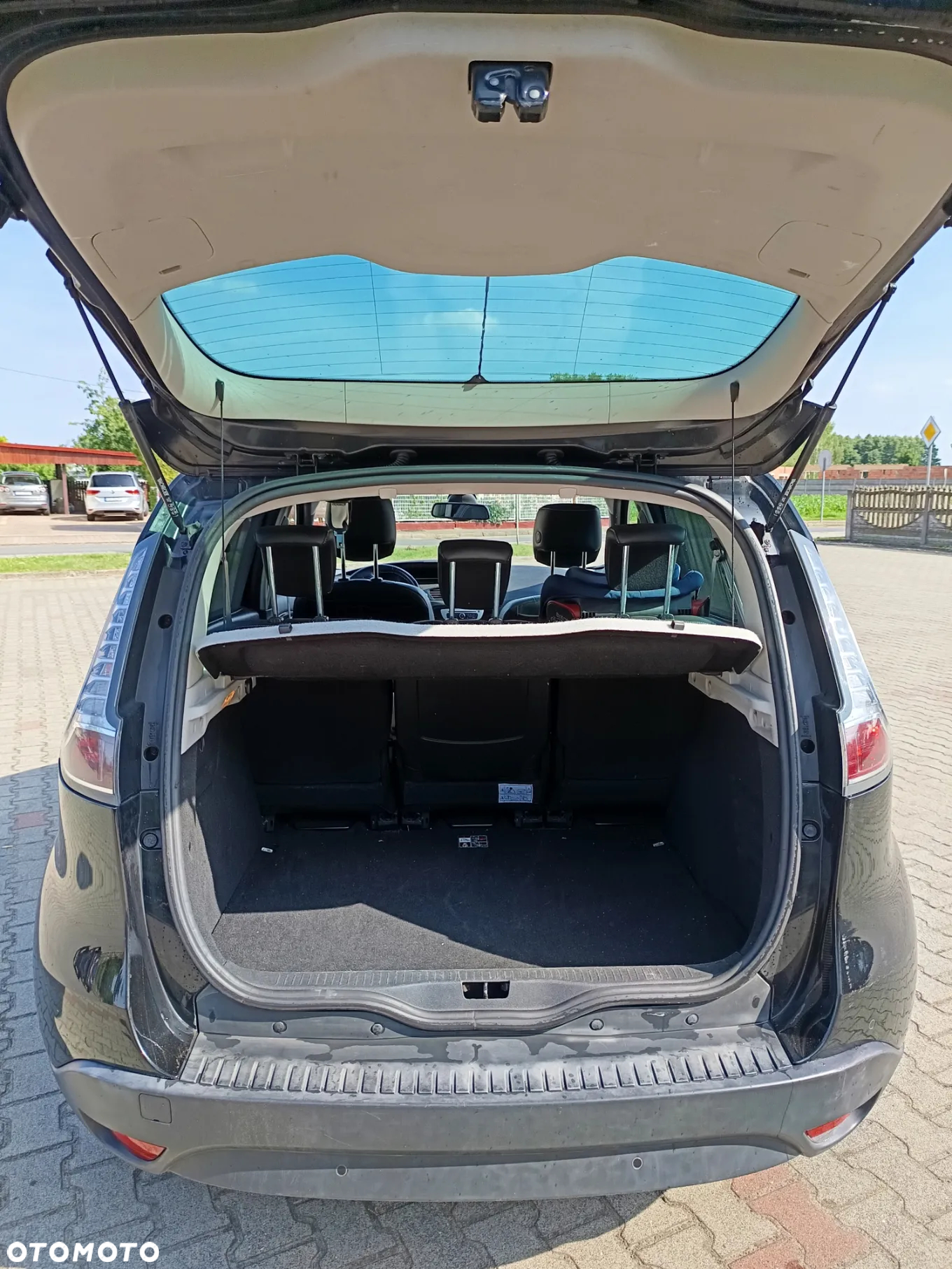 Renault Scenic 1.5 dCi Energy Bose EU6 - 12