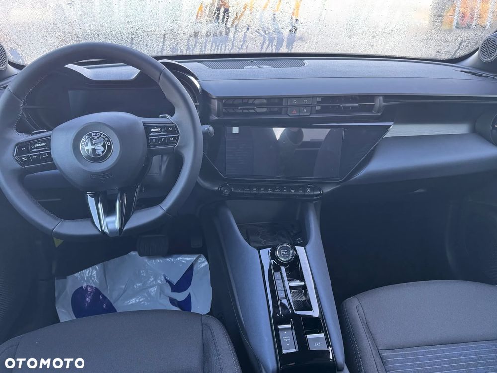 Alfa Romeo Junior 1.2 mHEV Ibrida eDCT - 5