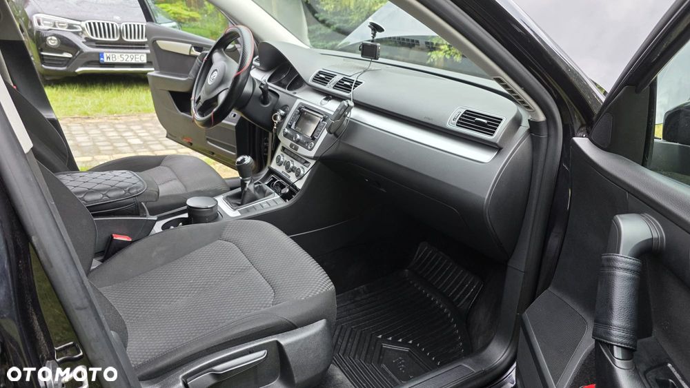 Volkswagen Passat 2.0 TDI Comfortline - 6