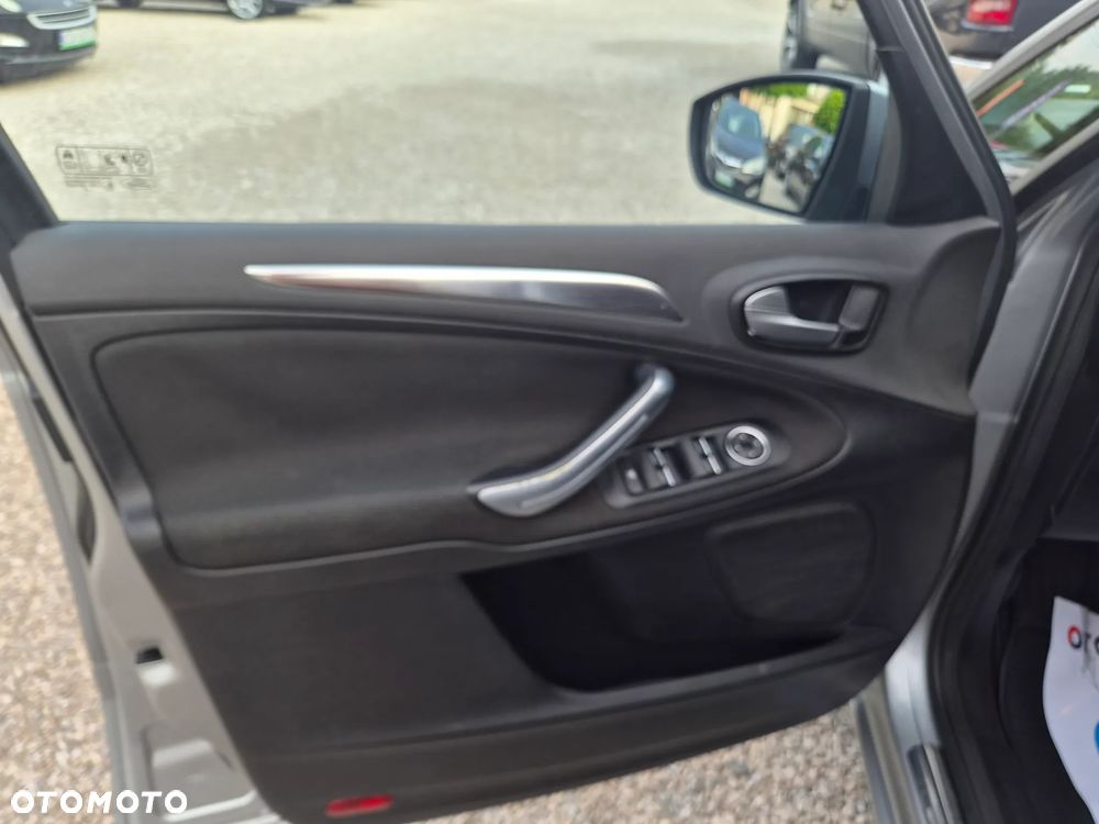 Ford S-Max - 14