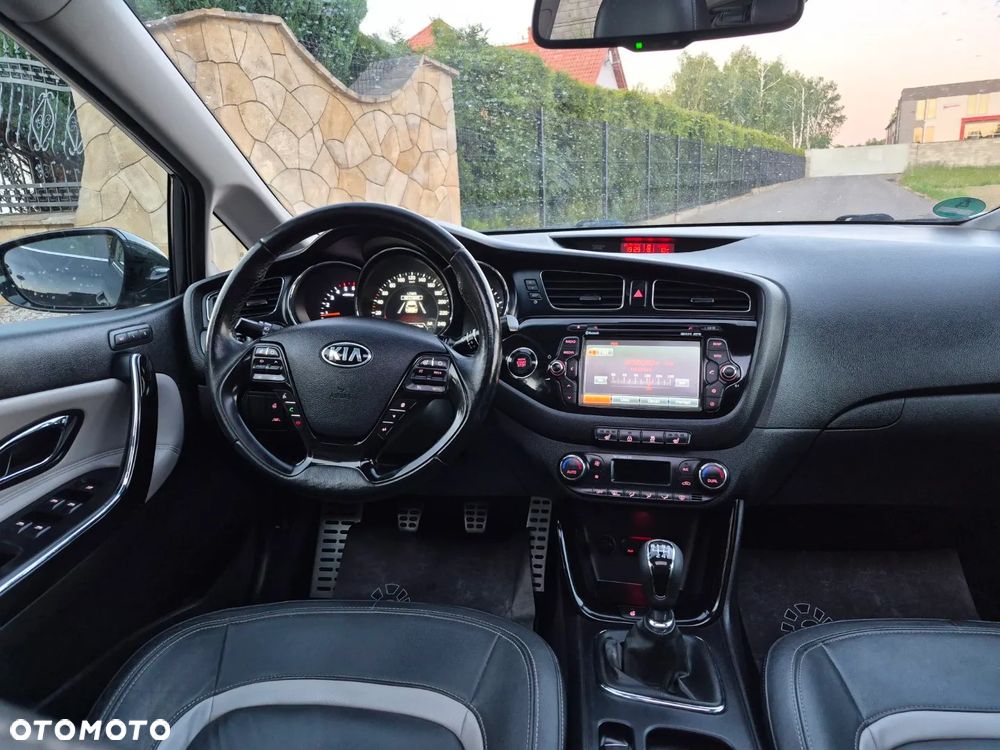 Kia Ceed 1.6 CRDi 128 Platinum Edition - 13