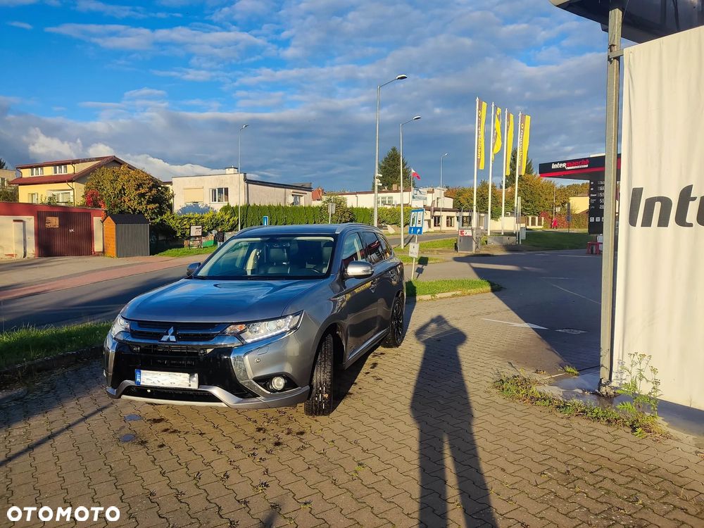 Mitsubishi Outlander Instyle NAVI + - 1