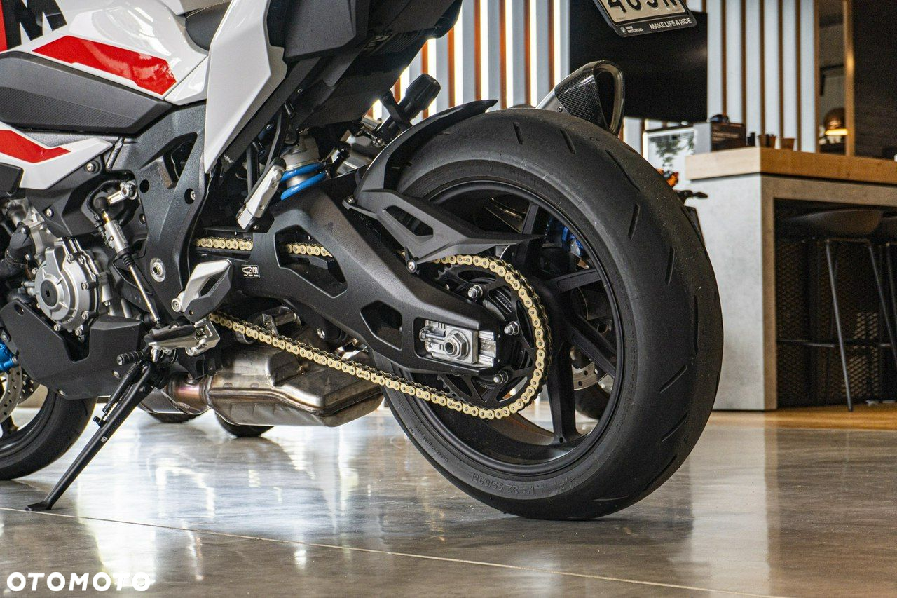 BMW XR - 9
