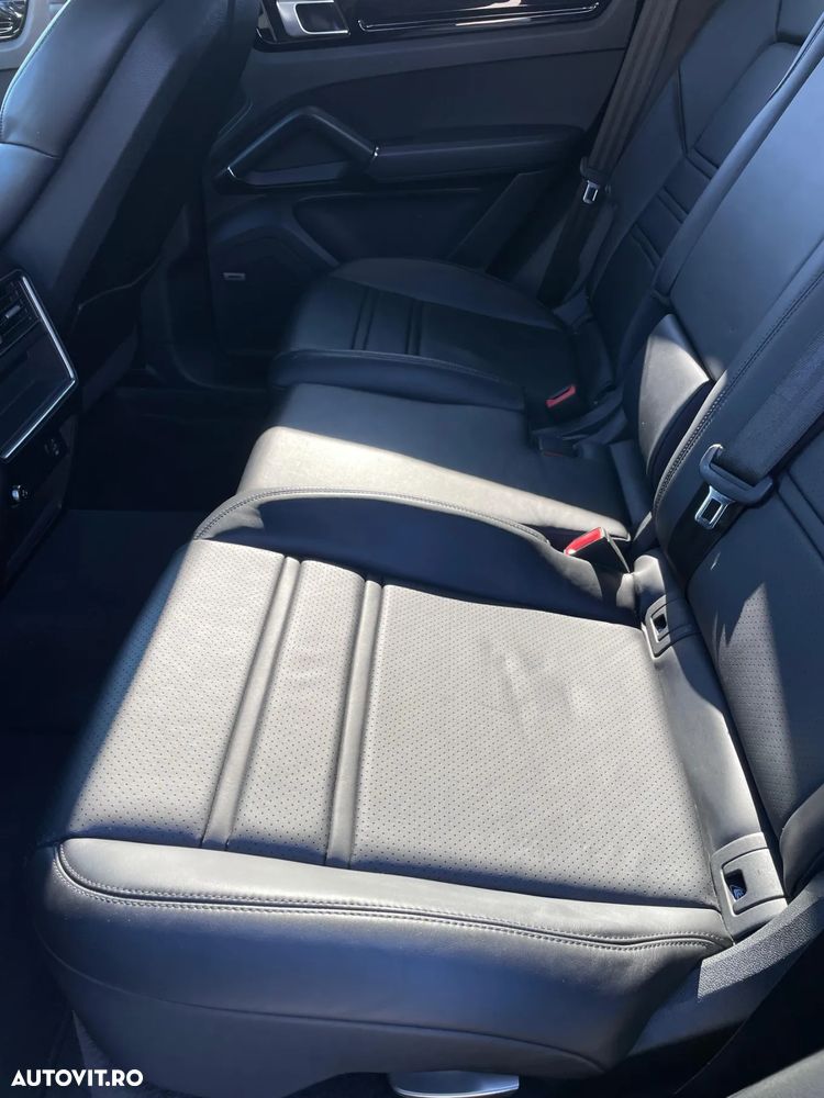 Porsche Cayenne Standard - 12