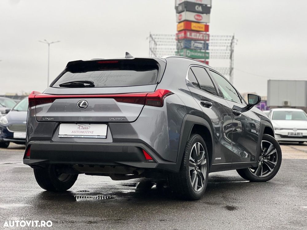 Lexus UX 250h Luxury Line - 6