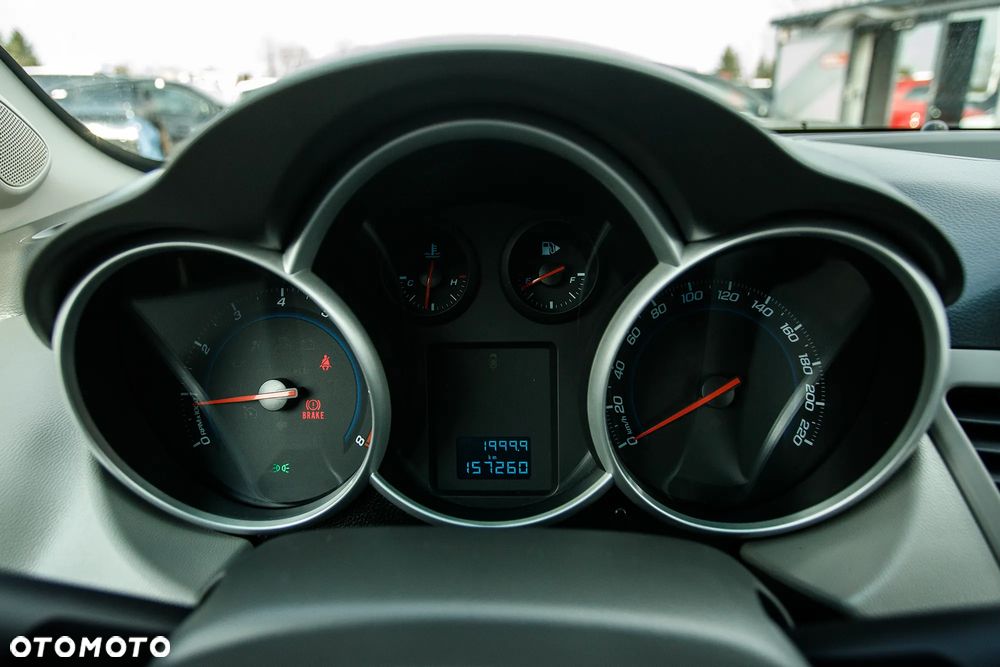 Chevrolet Cruze 1.6 LS - 16