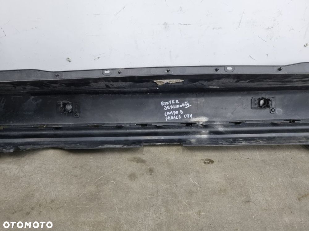 Zderzak tylny Citroen Berlingo 3 Peugeot Rifter Opel Combo E Toyota ProAce 18r tył PDC 9816766580 - 9