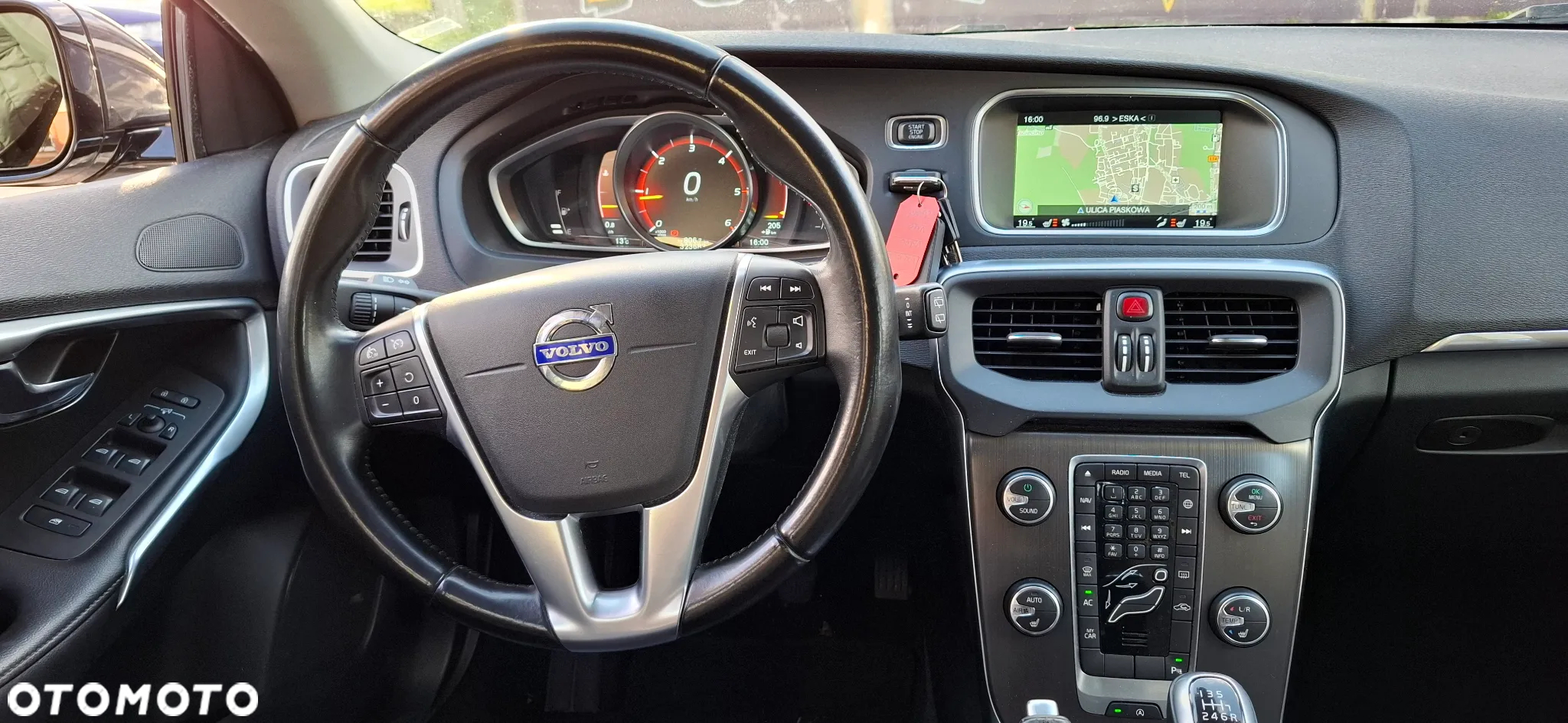 Volvo V40 D4 Drive-E R-Design Summum - 2
