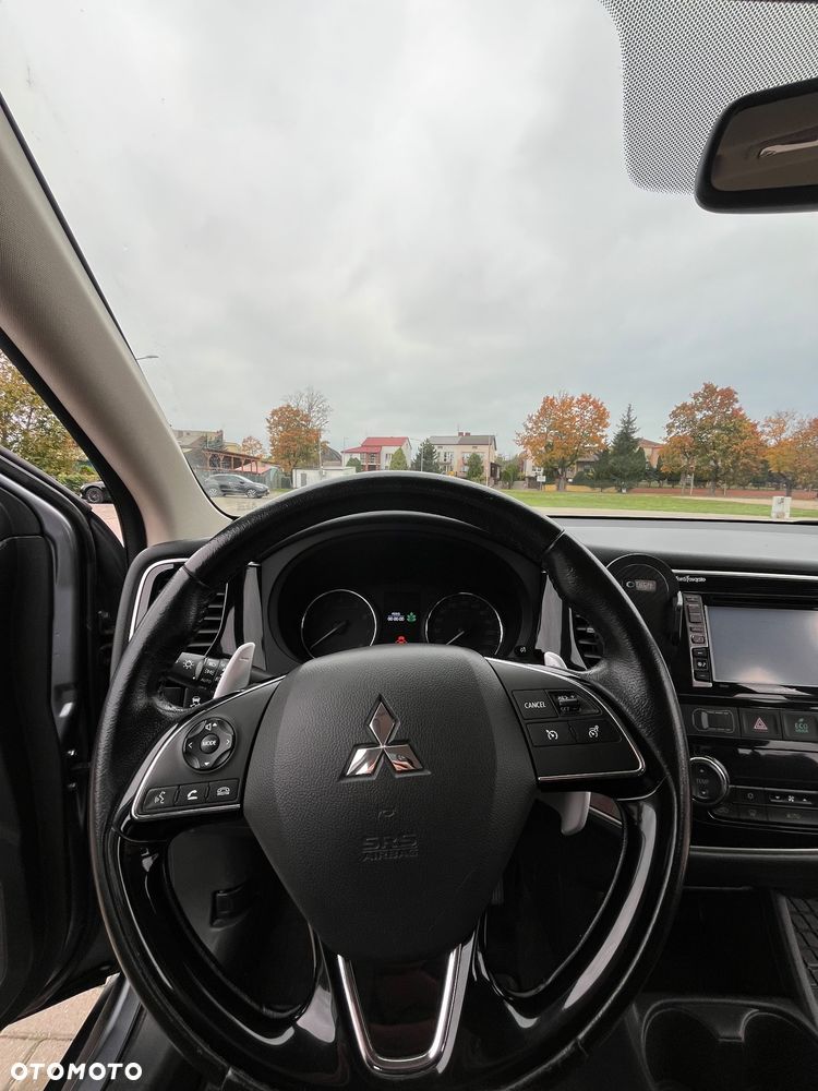 Mitsubishi Outlander - 13