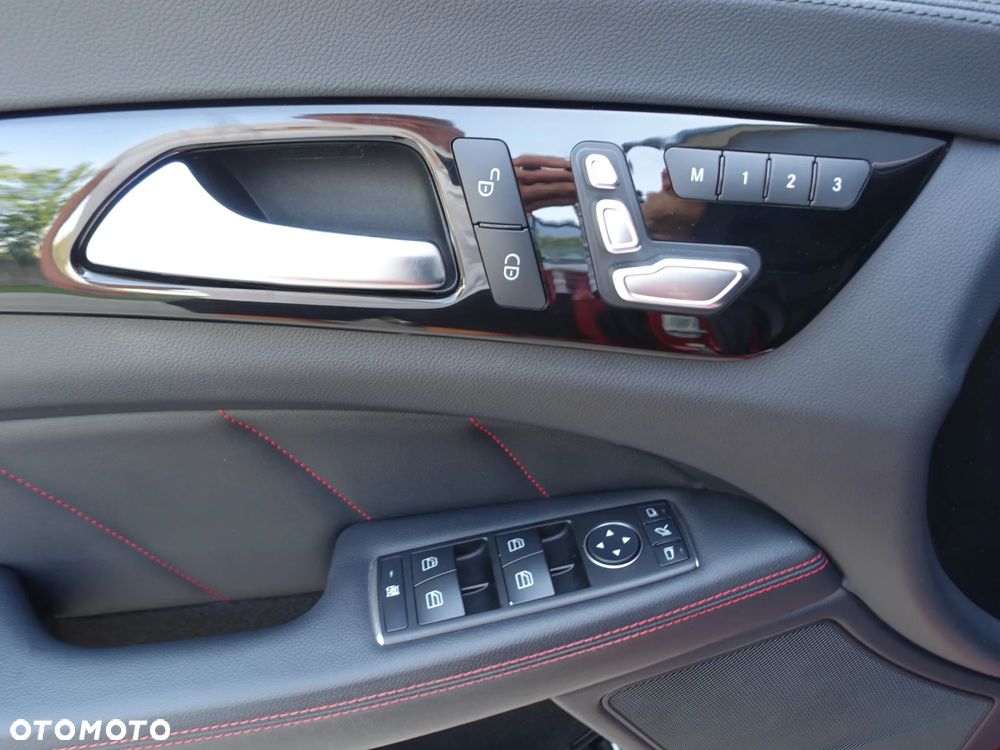 Mercedes-Benz CLS 350 d 4-Matic - 23