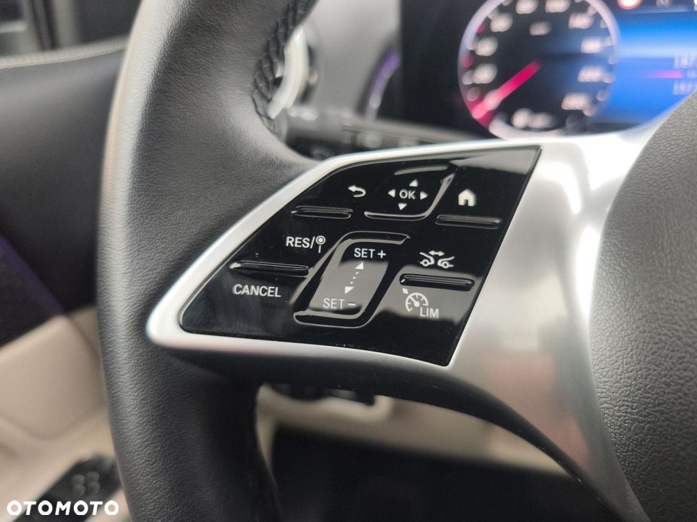 Mercedes-Benz GLB - 18