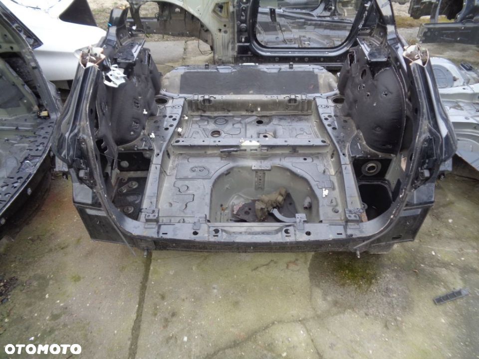 BMW 5 F11 KOMBI CWIARTKI TYL PAS TYLNY BLOTNIK