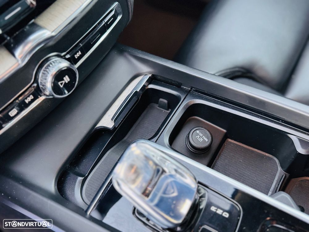 Volvo XC 60 2.0 T8 PHEV Inscription AWD - 30