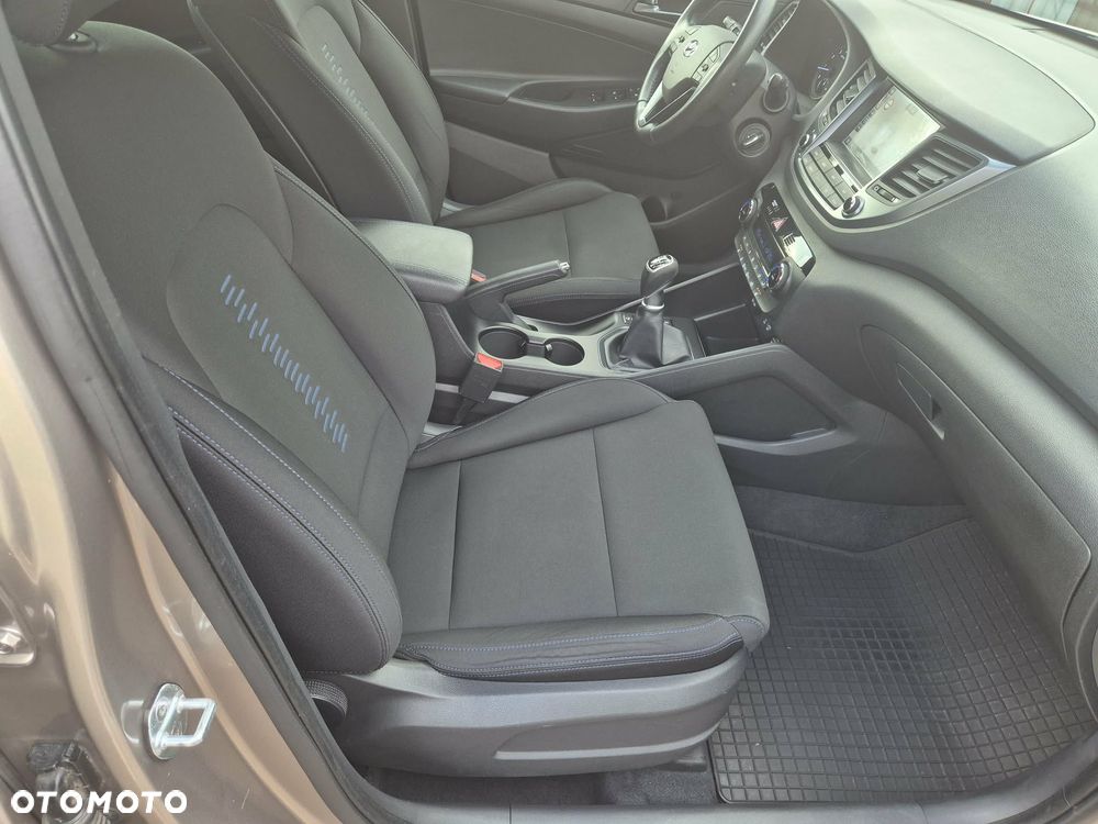 Hyundai Tucson 1.6 GDI BlueDrive GO 2WD - 25