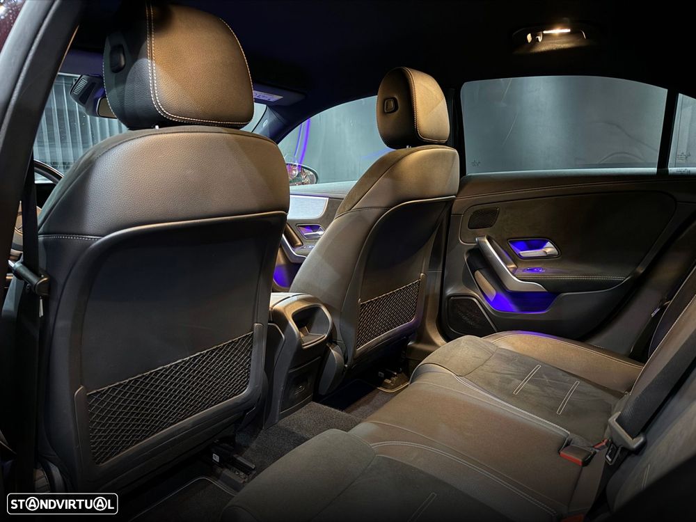 Mercedes-Benz A 250 Limousine e 8G-DCT AMG Line - 38