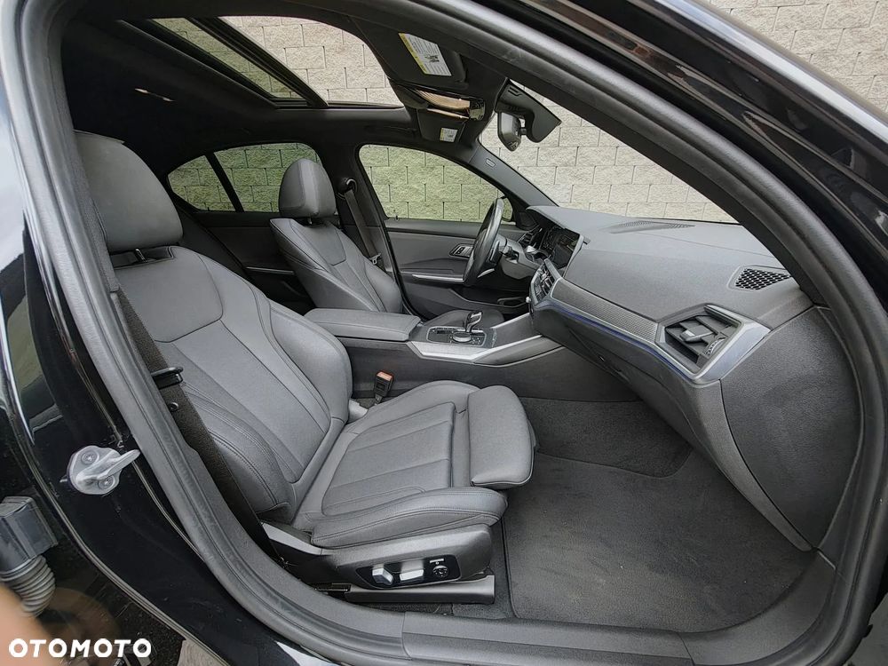 BMW Seria 3 M340i xDrive - 16