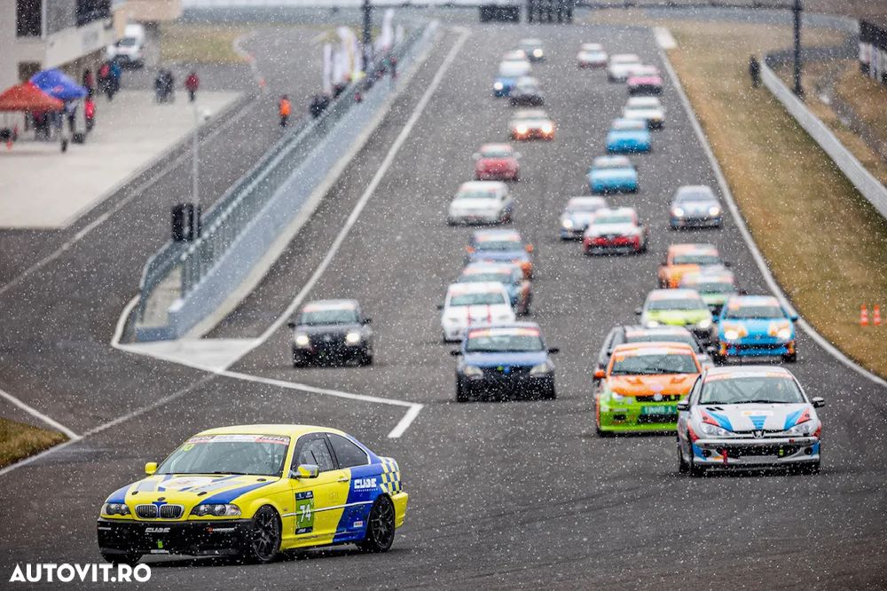 BMW Seria 3 330 Ci Coupe - 2