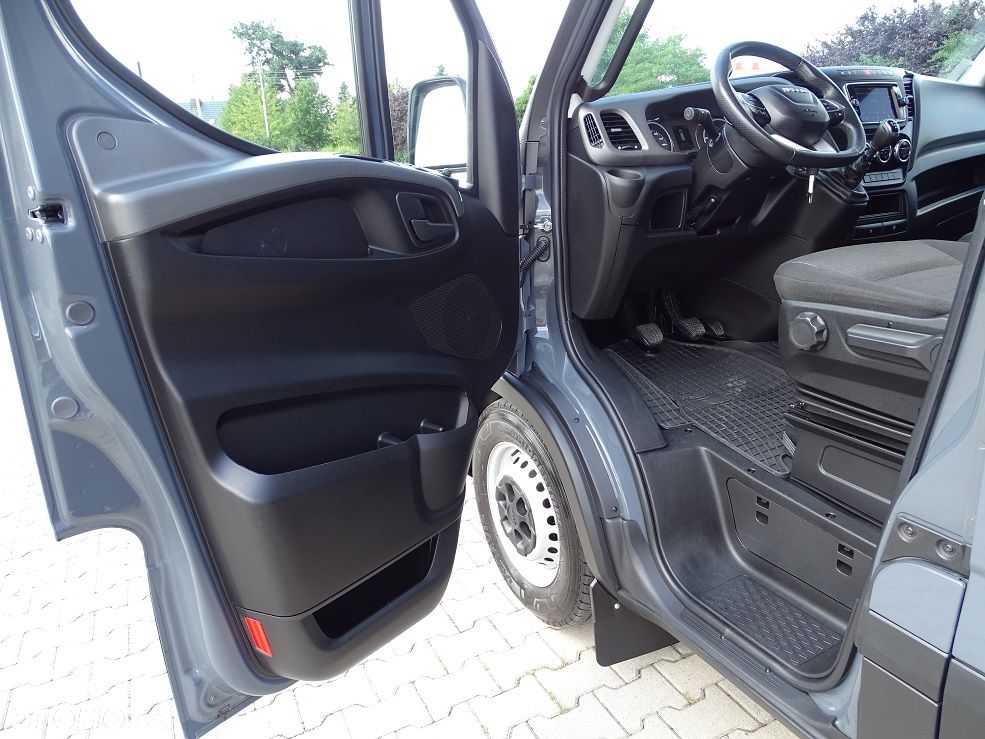 Iveco Daily 35S18 L4H3 3.0 180 Blaszak Furgon UNIKAT!! 77 Tyś.km. JAK NOWY!! Salon PL 1 Wł.!! - 20