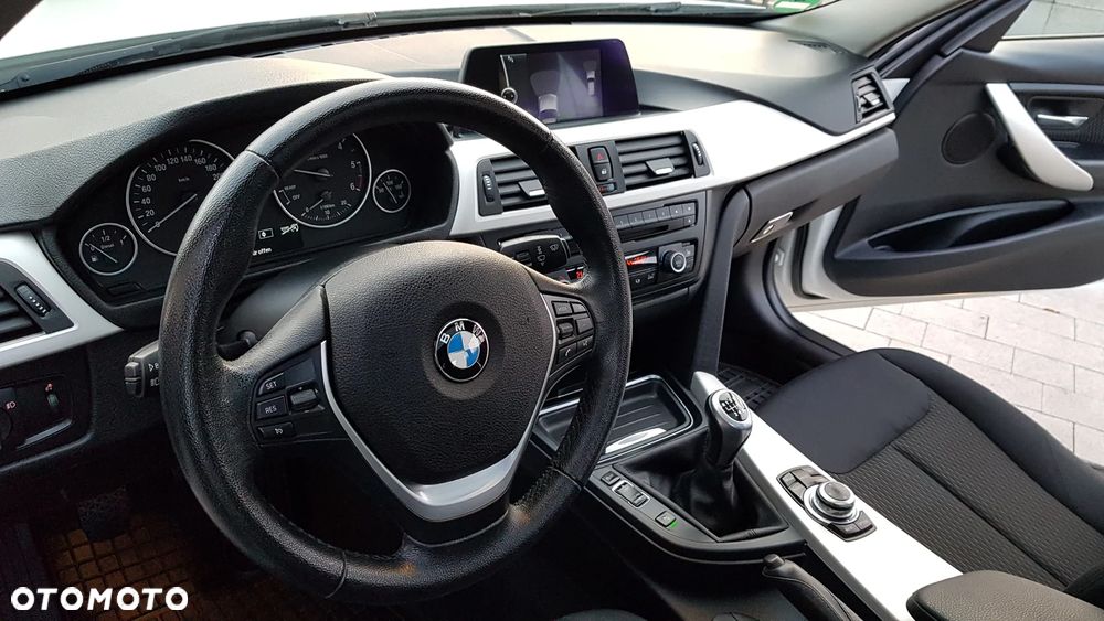 BMW Seria 3 318d Modern Line - 34