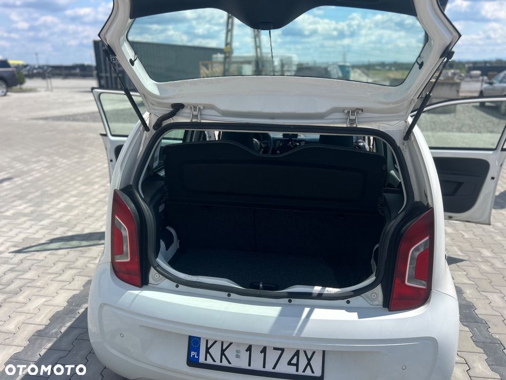 Volkswagen up! move - 16