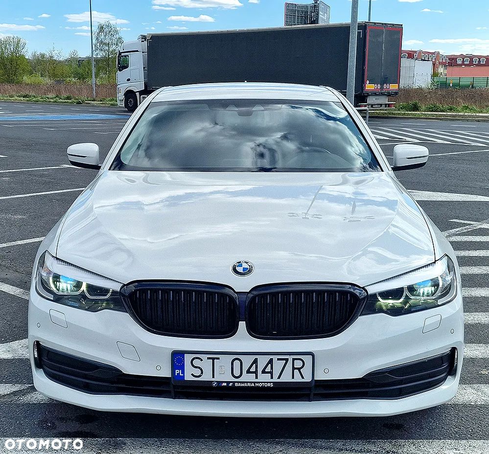 BMW Seria 5 518d Business Edition - 3