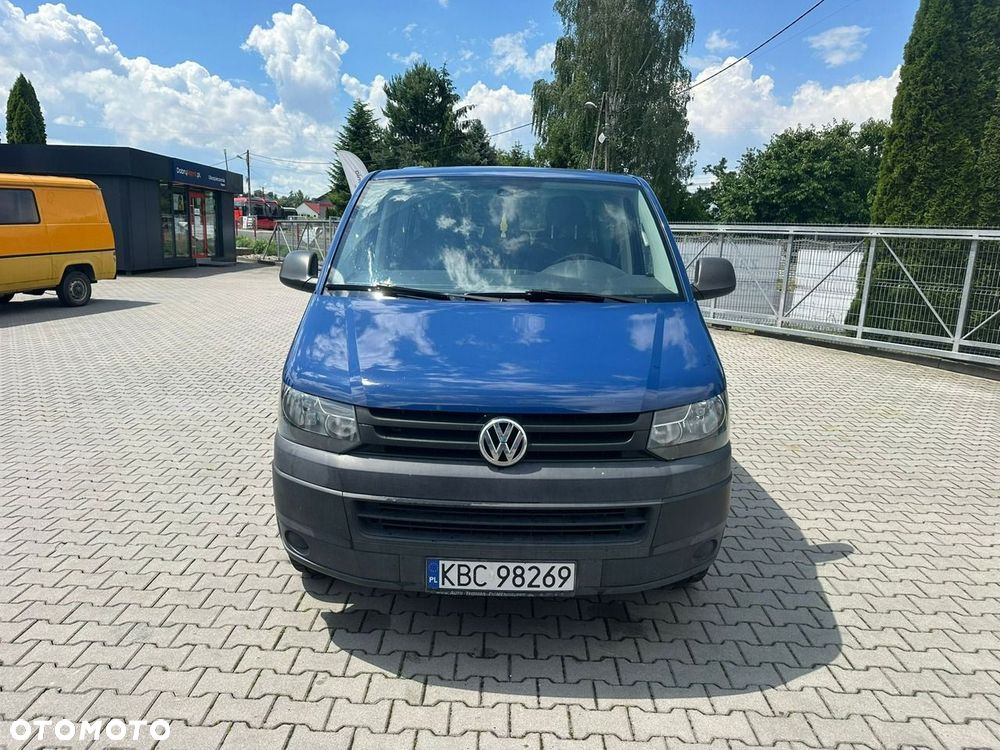 Volkswagen Caravelle - 9