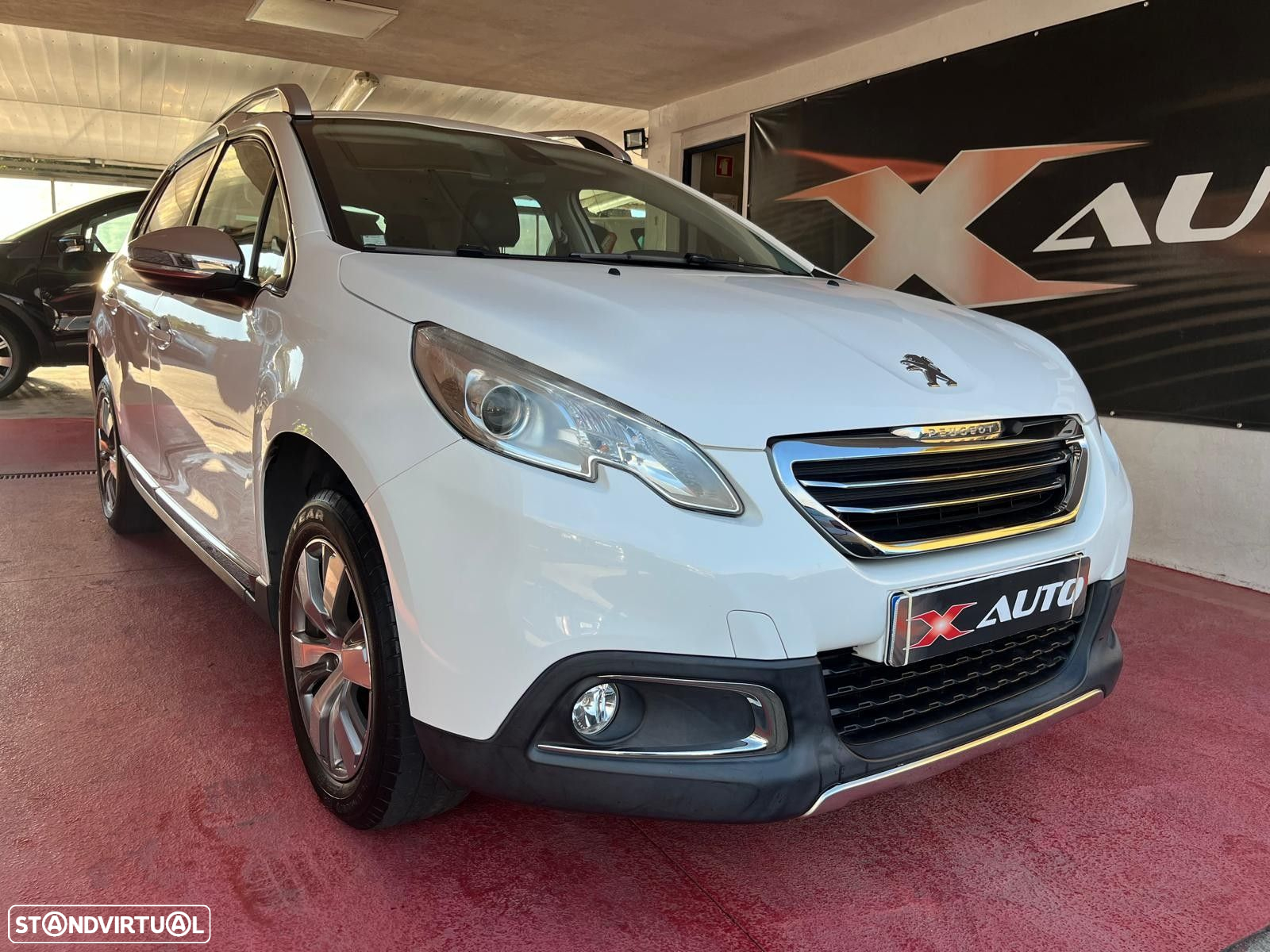 Peugeot 2008 1.2 PureTech Allure - 3