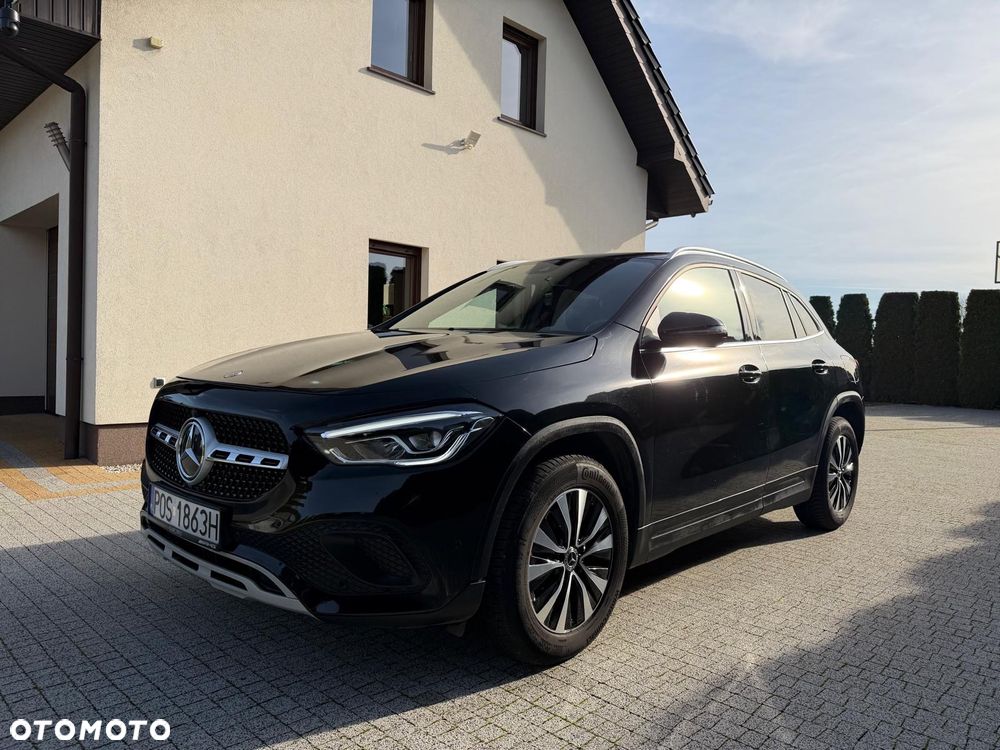 Mercedes-Benz GLA 180 AMG Line - 3