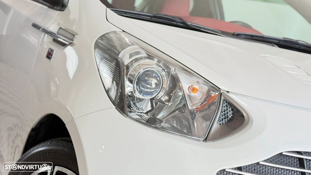 Aston Martin Cygnet Multidrive CVT - 10