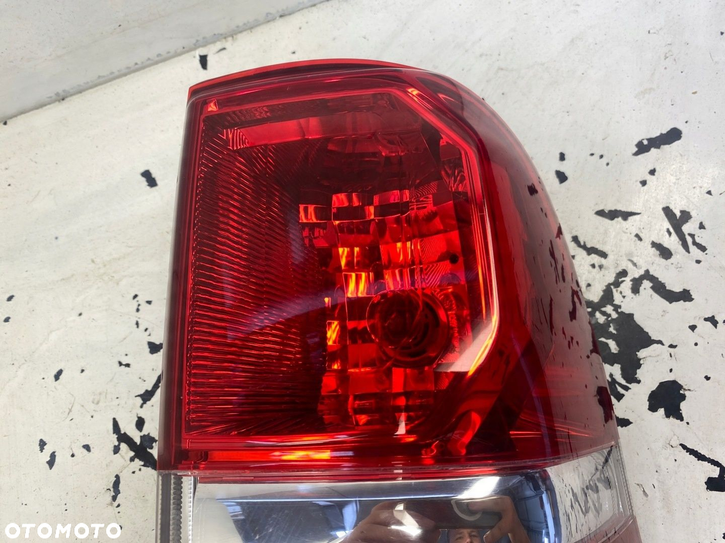 TOYOTA HILLUX VIII LAMPA PRAWY TYŁ - 4