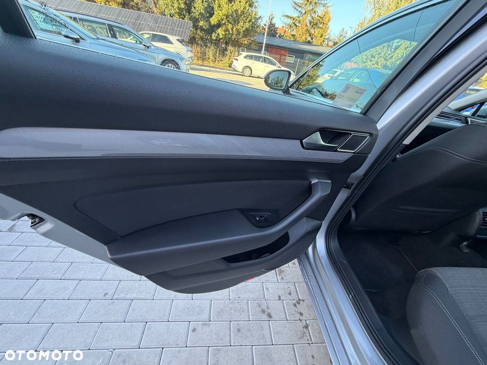 Volkswagen Passat 1.5 TSI EVO Business DSG - 27