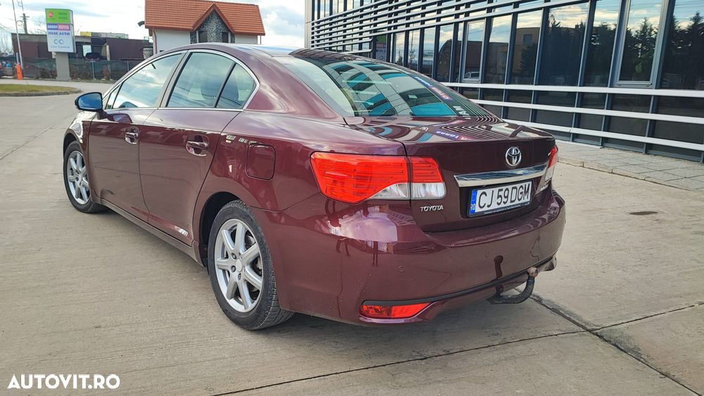 Toyota Avensis - 11