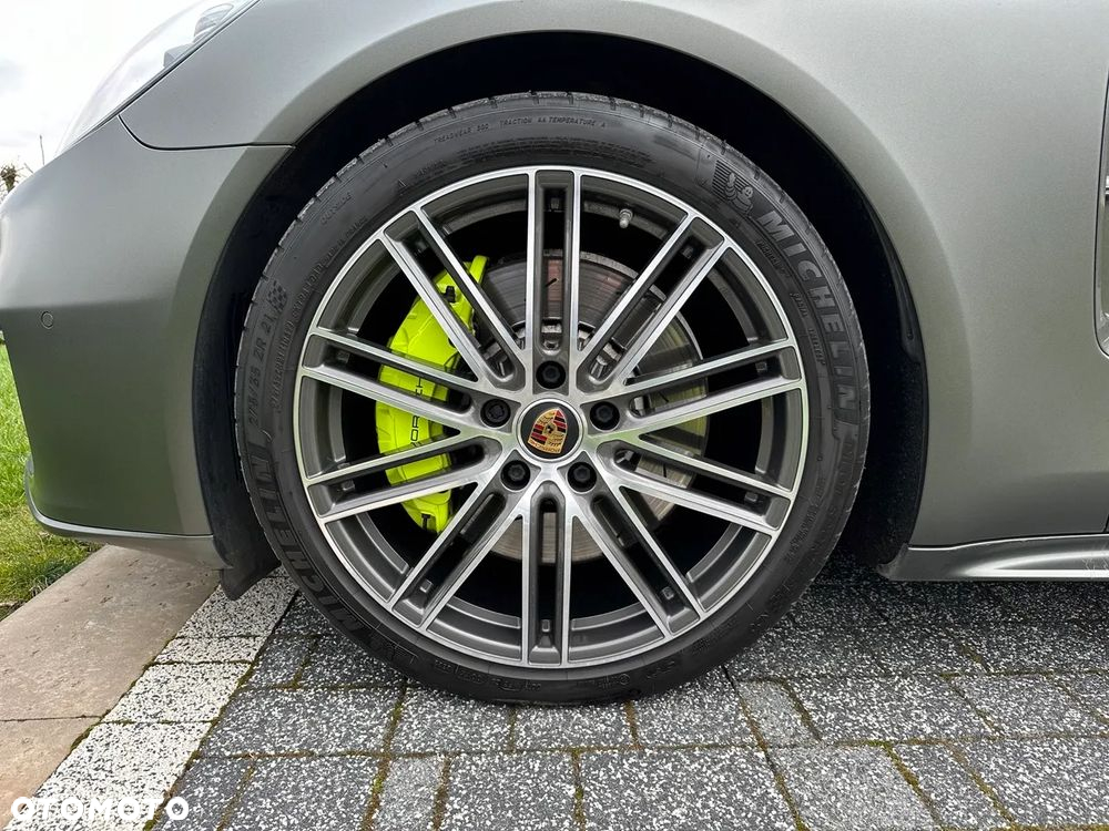 Porsche Panamera 4 E-Hybrid Platinum Edition - 26