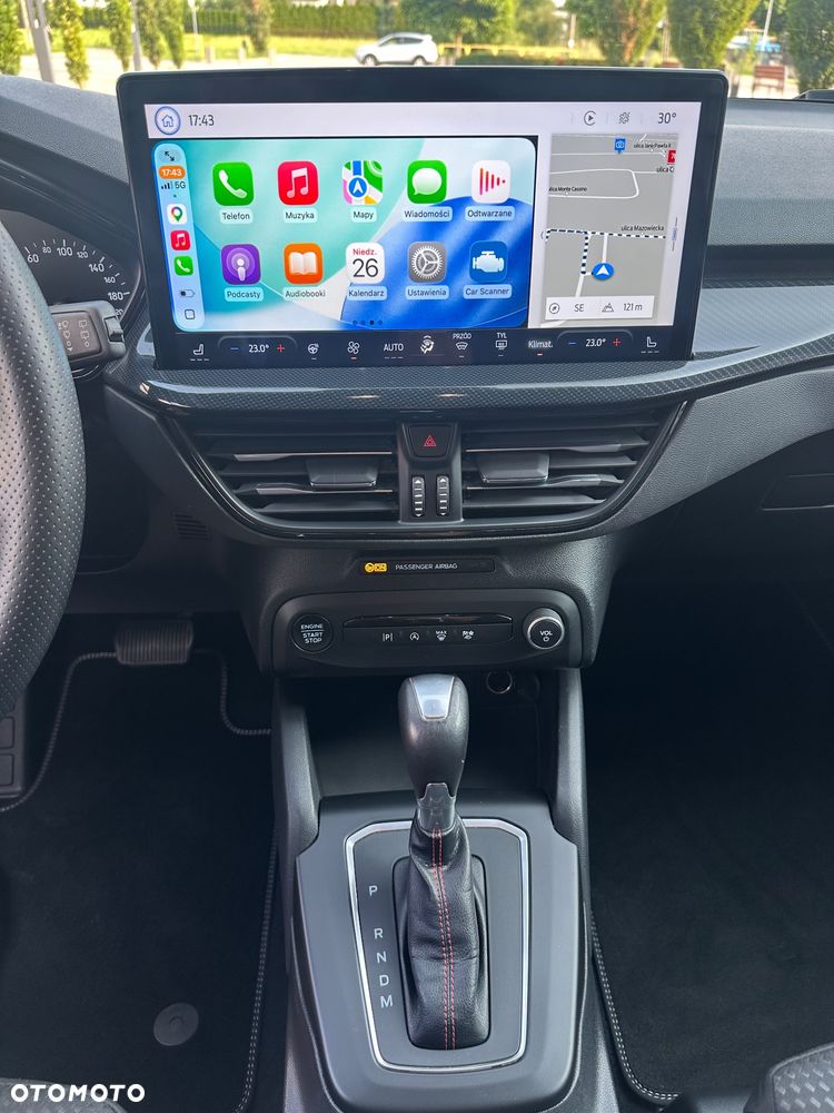 Ford Focus 1.0 EcoBoost Hybrid ST-LINE - 24
