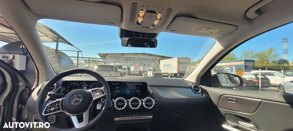 Mercedes-Benz GLA - 14