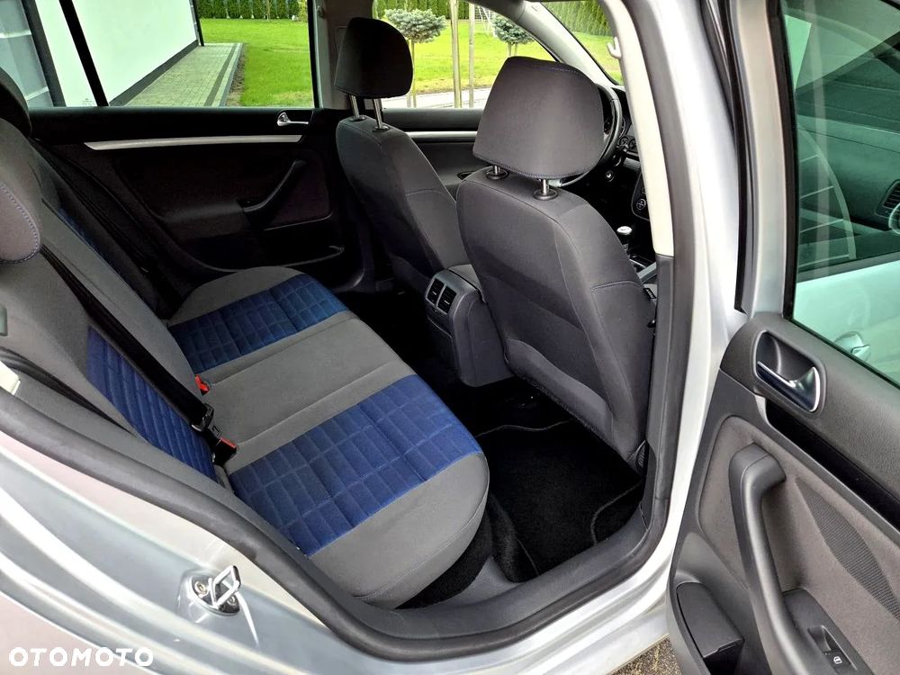 Volkswagen Golf - 21